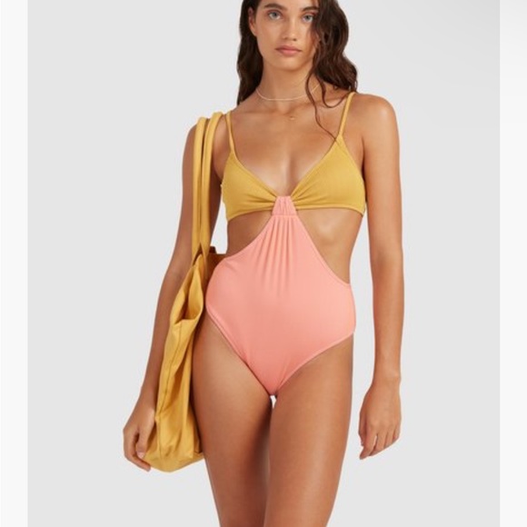 Billabong one piece bathing suit - Picture 4 of 6